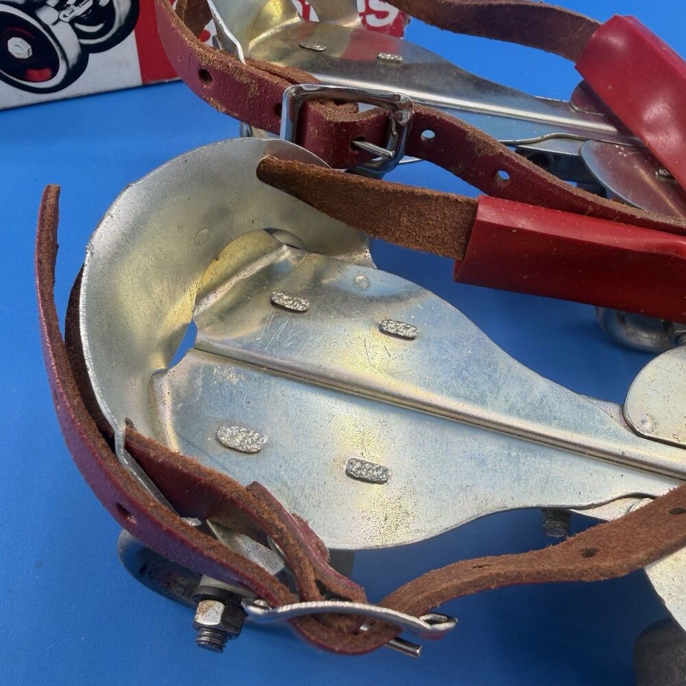 Vintage 60's UNION 85 Metal Adjustable Roller Skates Leather Straps Key Kids 1-9 - Picture 4 of 9